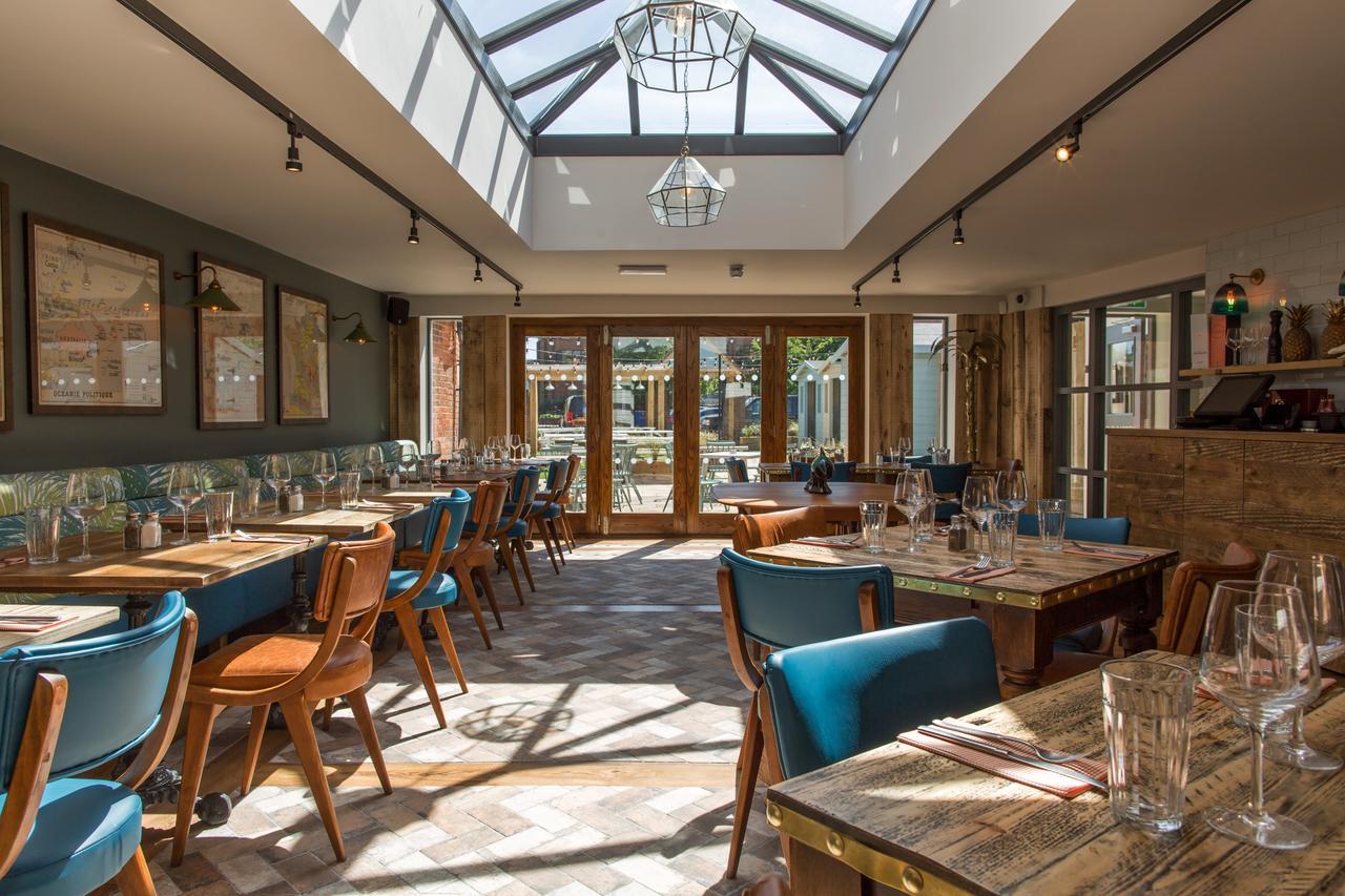 The Dolphin Hotel Newbury  Luaran gambar