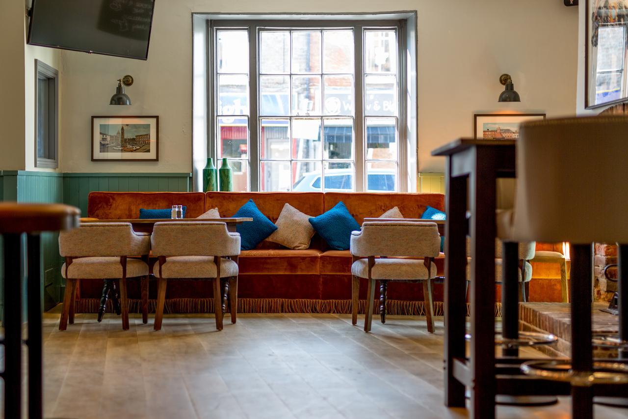 The Dolphin Hotel Newbury  Luaran gambar