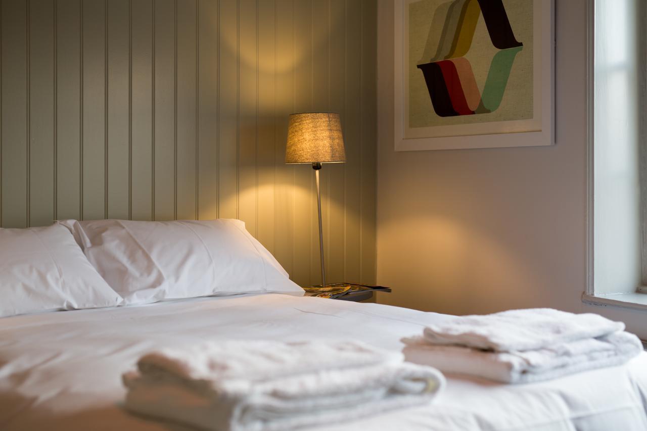The Dolphin Hotel Newbury  Luaran gambar