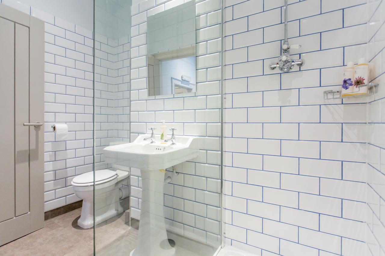The Dolphin Hotel Newbury  Luaran gambar